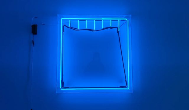 先日いった
「 #ueshimamuseum 」
元々スクールだった建物を美術館にした場所で
個性的で作品を引き立てる空間作りがとっても素敵な場所でした。

秋田の美術館でも出会ったマーク・クインさんの作品にまた出会えたのも嬉しかったな。

2/2

#ueshimamuseum #植島美術館 #artcollection 
#美術館巡り #美術館