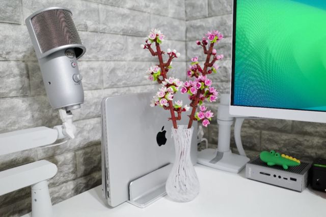 デスクにもレゴ桜🌸
仕事中も癒される☺️

#レゴ #LEGO #legophotography